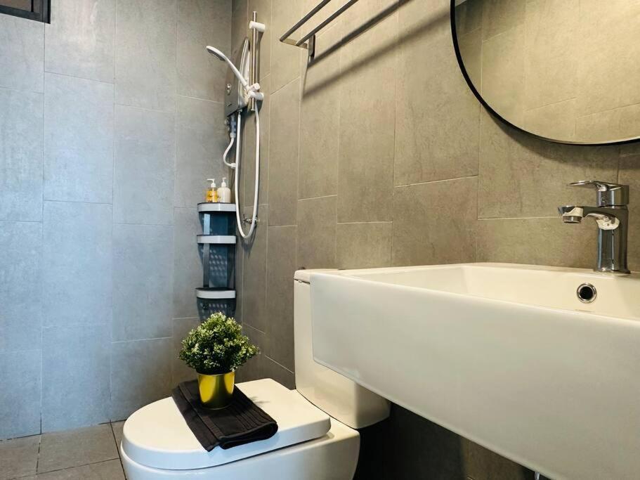 Apartment Mvd19#family 8pax 3 M Vertica Velocity Mall Cheras Ikea Mytown Short Walk To Mrt & Lrt Maluri Kuala Lumpur